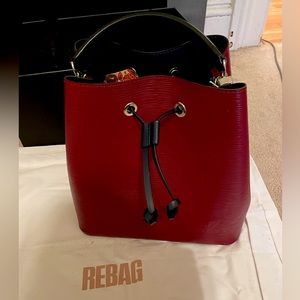 - LOUIS VUITTON NEO NOE MM BUCKET BAG make an offer!